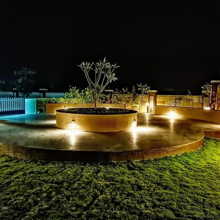 Villa At Lonavala - Saga Montana Buitenkant foto