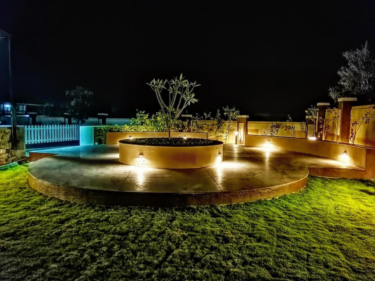 Villa At Lonavala - Saga Montana Buitenkant foto